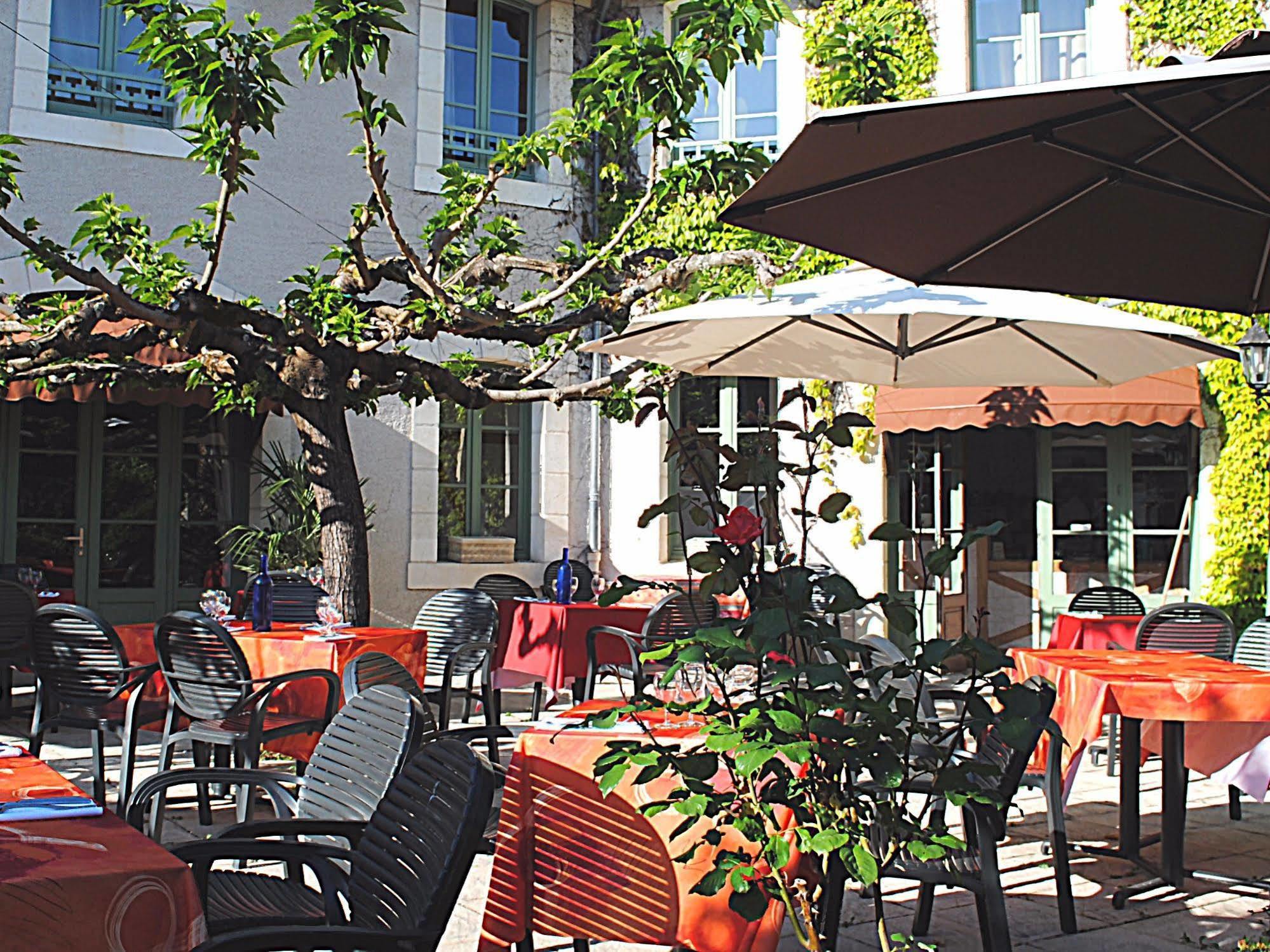 Logis Hostellerie Du Perigord Vert Brantome Exterior photo